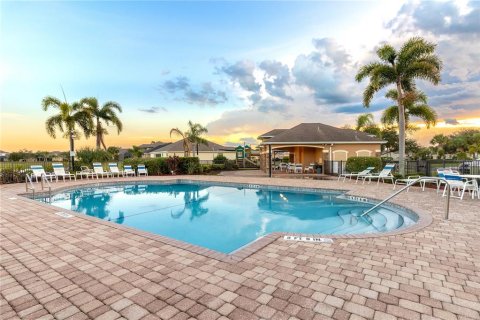 House in Palm Bay, Florida 4 bedrooms, 178.19 sq.m. № 1908984 - photo 19