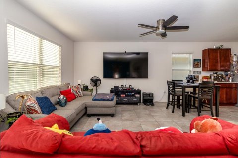 House in Palm Bay, Florida 4 bedrooms, 178.19 sq.m. № 1908984 - photo 7