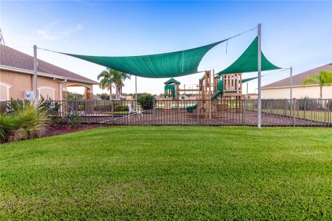 House in Palm Bay, Florida 4 bedrooms, 178.19 sq.m. № 1908984 - photo 21