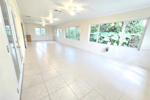 House in Sebring, Florida 3 bedrooms, 196.77 sq.m. № 1901735 - photo 8