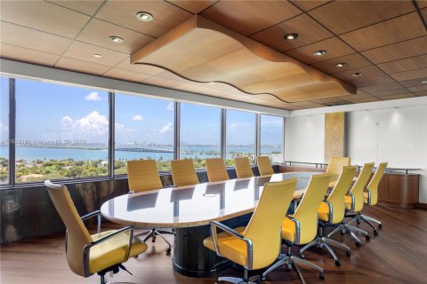 Commercial property in Miami, Florida № 1823807 - photo 14