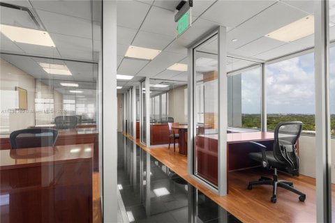 Commercial property in Miami, Florida № 1823807 - photo 21