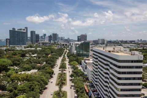 Commercial property in Miami, Florida № 1823807 - photo 9