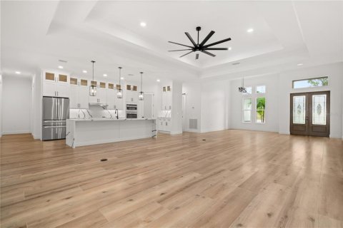 House in Sebring, Florida 4 bedrooms, 262.54 sq.m. № 2419785 - photo 5