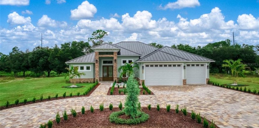 House in Sebring, Florida 4 bedrooms, 262.54 sq.m. № 2419785