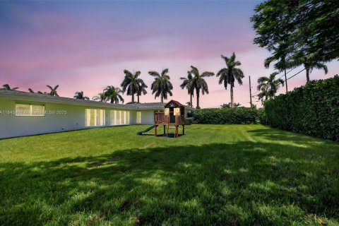 House in Palmetto Bay, Florida 4 bedrooms, 309.55 sq.m. № 1844060 - photo 22