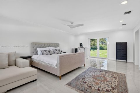 House in Palmetto Bay, Florida 4 bedrooms, 309.55 sq.m. № 1844060 - photo 12