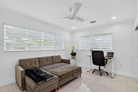 House in Palmetto Bay, Florida 4 bedrooms, 309.55 sq.m. № 1844060 - photo 19