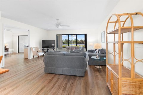 Villa ou maison à vendre à Bradenton, Floride: 3 chambres, 151.62 m2 № 2405456 - photo 8
