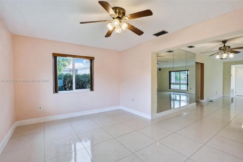 Villa ou maison à vendre à Sunrise, Floride: 3 chambres, 144 m2 № 1896067 - photo 15