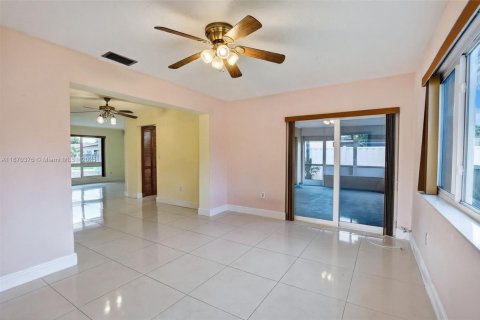 Villa ou maison à vendre à Sunrise, Floride: 3 chambres, 144 m2 № 1896067 - photo 14