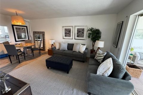 Condo in Naples, Florida, 2 bedrooms  № 1853844 - photo 4