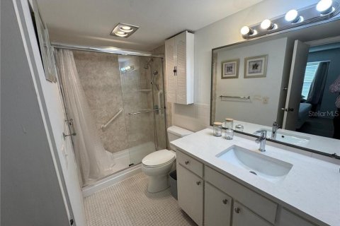 Condo in Naples, Florida, 2 bedrooms  № 1853844 - photo 10