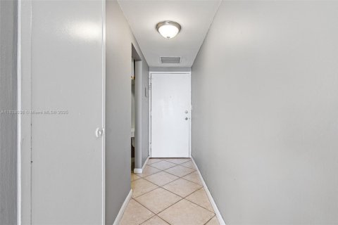 Condominio en venta en Miami Beach, Florida, 48.12 m2 № 1961304 - foto 15