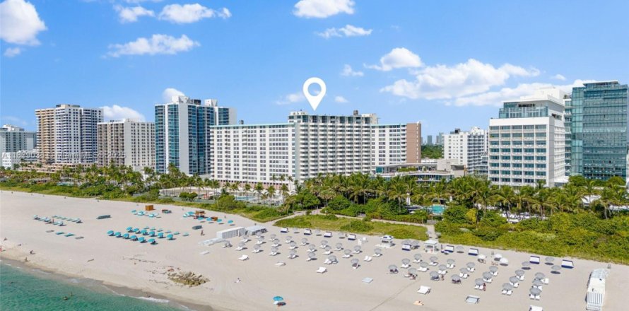 Estudio en el Condominio en Miami Beach, Florida  № 1961304
