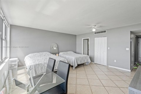 Condominio en venta en Miami Beach, Florida, 48.12 m2 № 1961304 - foto 10
