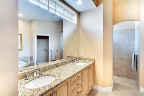 House in Bradenton, Florida 2 bedrooms, 166.3 sq.m. № 1910682 - photo 16