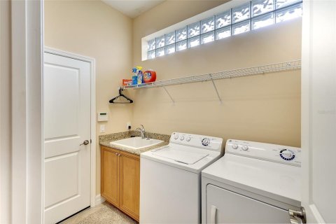 House in Bradenton, Florida 2 bedrooms, 166.3 sq.m. № 1910682 - photo 21