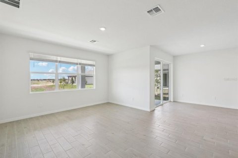 House in Palmetto, Florida 4 bedrooms, 262.91 sq.m. № 2116267 - photo 2