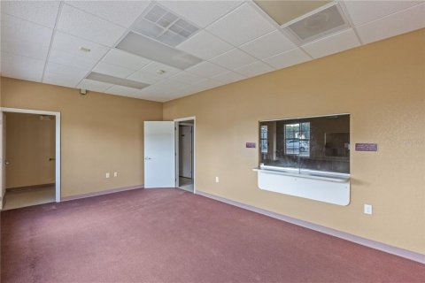 Купить коммерческую недвижимость в Лисбург, Флорида 910.44м2, № 1360858 - фото 6