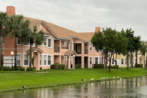 Condo in North Lauderdale, Florida, 3 bedrooms  № 1954992 - photo 1