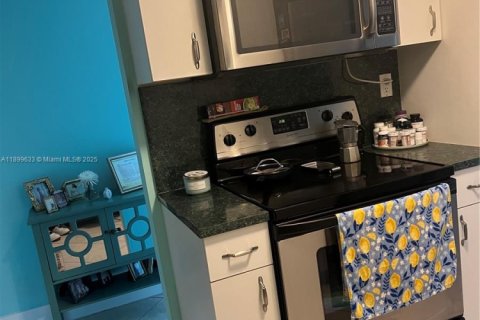 Condominio en venta en Miami, Florida, 2 dormitorios, 95.97 m2 № 1950890 - foto 11