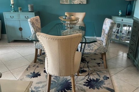 Condominio en Miami, Florida, 2 dormitorios № 1950890