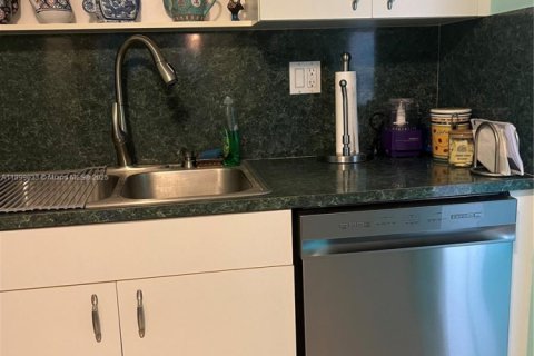 Condominio en venta en Miami, Florida, 2 dormitorios, 95.97 m2 № 1950890 - foto 12