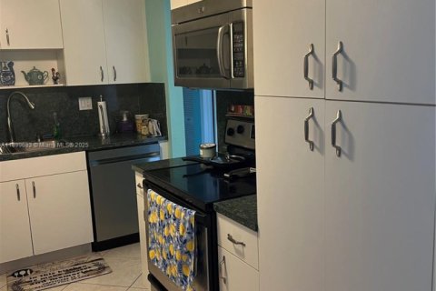 Condominio en venta en Miami, Florida, 2 dormitorios, 95.97 m2 № 1950890 - foto 10