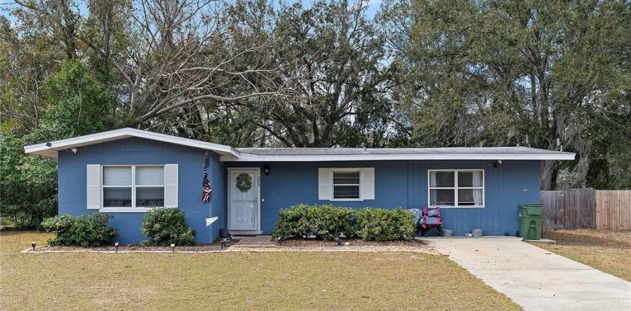 Villa ou maison à Leesburg, Floride 3 chambres, 116.22 m2 № 2142585