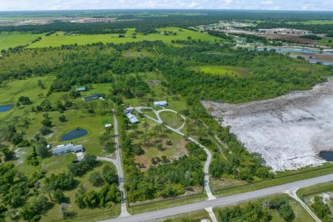 House in Myakka City, Florida 3 bedrooms, 130.43 sq.m. № 1005975 - photo 8