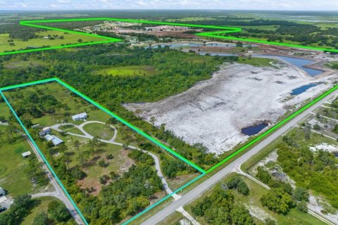 House in Myakka City, Florida 3 bedrooms, 130.43 sq.m. № 1005975 - photo 23