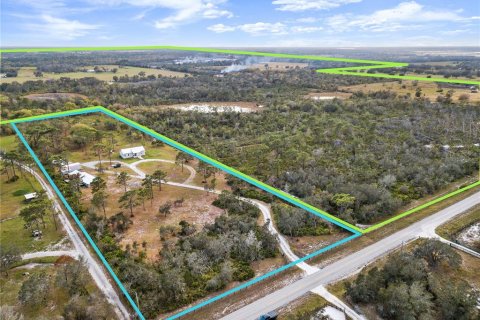 House in Myakka City, Florida 3 bedrooms, 130.43 sq.m. № 1005975 - photo 1