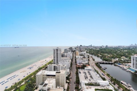 Copropriété à vendre à Miami Beach, Floride: 2 chambres, 138.98 m2 № 2154776 - photo 11