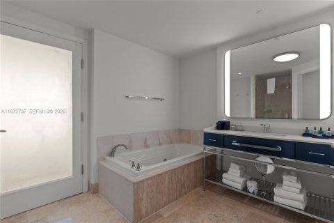 Copropriété à vendre à Miami Beach, Floride: 2 chambres, 138.98 m2 № 2154776 - photo 28