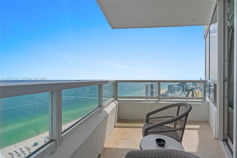 Copropriété à vendre à Miami Beach, Floride: 2 chambres, 138.98 m2 № 2154776 - photo 3