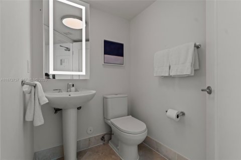 Copropriété à vendre à Miami Beach, Floride: 2 chambres, 138.98 m2 № 2154776 - photo 23
