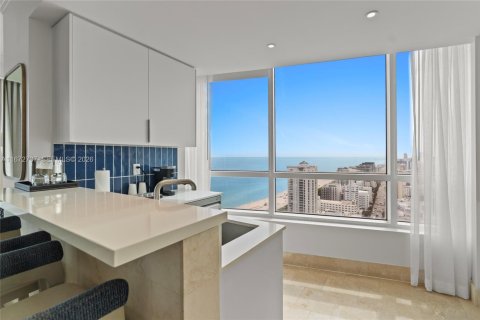Copropriété à vendre à Miami Beach, Floride: 2 chambres, 138.98 m2 № 2154776 - photo 17