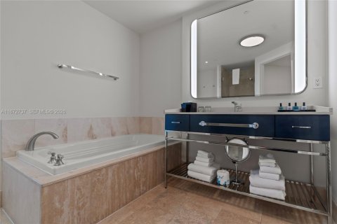 Copropriété à vendre à Miami Beach, Floride: 2 chambres, 138.98 m2 № 2154776 - photo 29