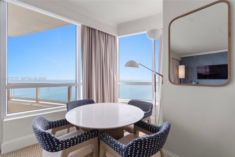Copropriété à vendre à Miami Beach, Floride: 2 chambres, 138.98 m2 № 2154776 - photo 13