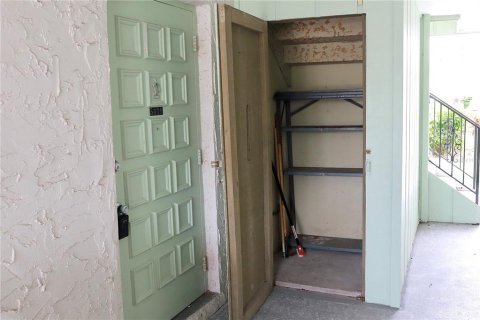 Condo in New Port Richey, Florida, 2 bedrooms  № 1904965 - photo 16