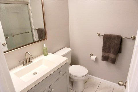 Condo in New Port Richey, Florida, 2 bedrooms  № 1904965 - photo 9
