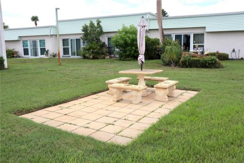 Condo in New Port Richey, Florida, 2 bedrooms  № 1904965 - photo 22