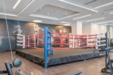 Condominio en alquiler en Miami, Florida, 1 dormitorio, 87.05 m2 № 1992090 - foto 17