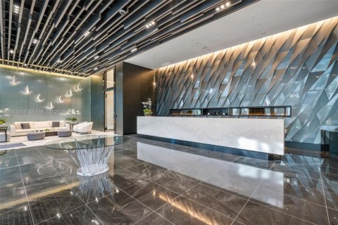 Condominio en alquiler en Miami, Florida, 1 dormitorio, 87.05 m2 № 1992090 - foto 4