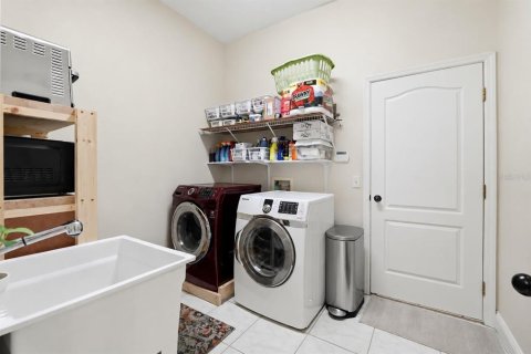 House in Lakeland, Florida 3 bedrooms, 280.94 sq.m. № 2094753 - photo 20