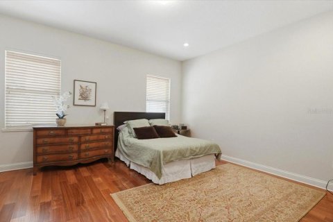House in Lakeland, Florida 3 bedrooms, 280.94 sq.m. № 2094753 - photo 25