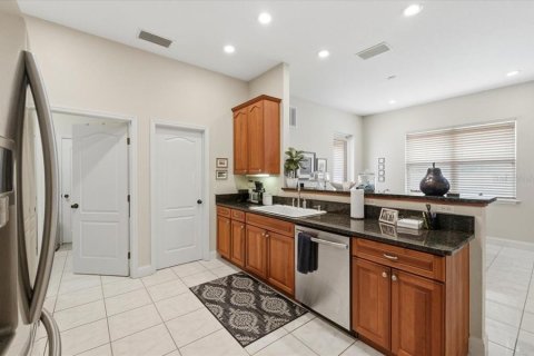 House in Lakeland, Florida 3 bedrooms, 280.94 sq.m. № 2094753 - photo 17