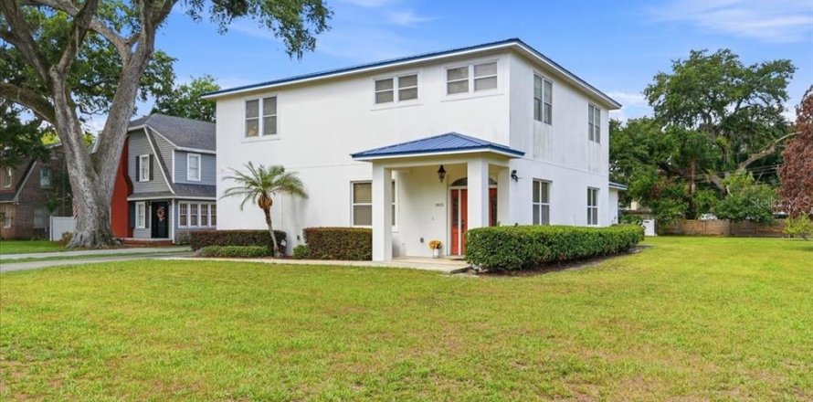 House in Lakeland, Florida 3 bedrooms, 280.94 sq.m. № 2094753