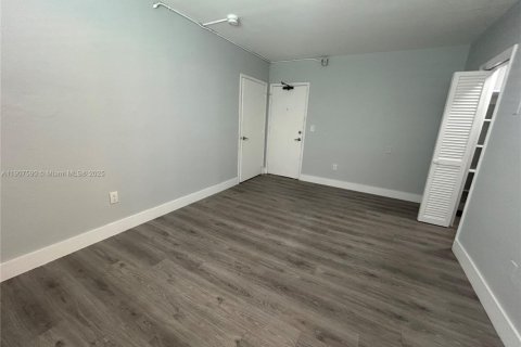 Appartement à louer à Miami Beach, Floride: 2 chambres, 74.32 m2 № 1964050 - photo 17